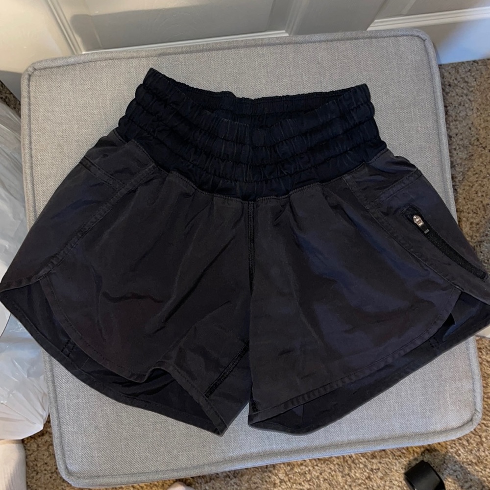 Lululemon tracker shorts